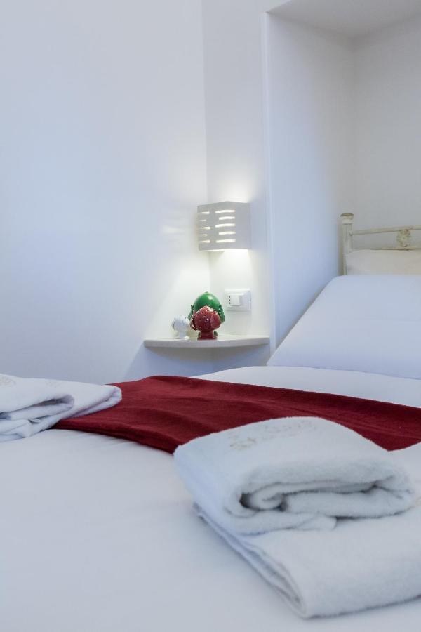 Suite Dante - Typical Apulian Rooms Cisternino Exterior foto